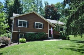 8 Mile Dr, Chester, NJ 07930-2801