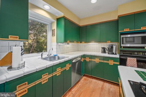 1116 Tanley Rd, Silver Spring MD 20904-2841 exterior