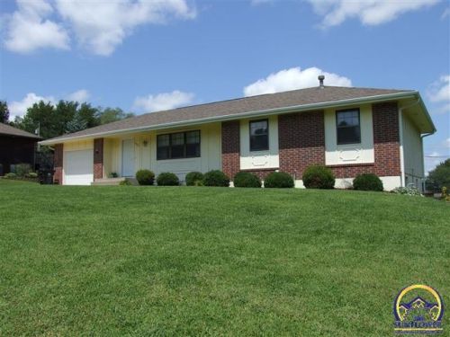 4220 22nd St, Tecumseh, KS 66542-9405