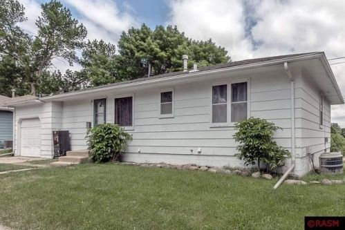 708 Belwood Dr, Mankato, MN 56001-1706