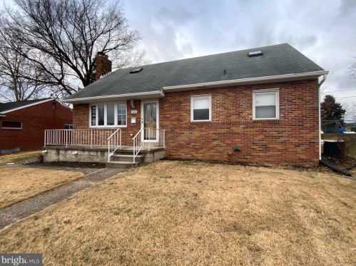 4608 South Rd, Harrisburg, PA 17109-2922