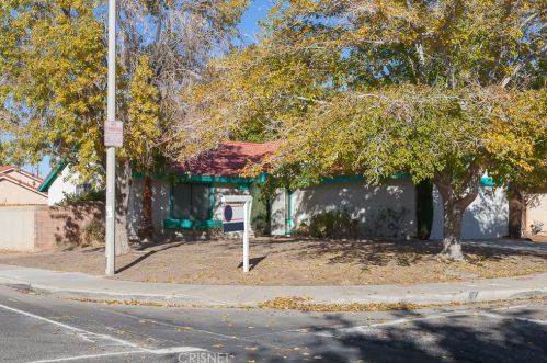 1601 Newgrove St, Lancaster, CA 93535-3445