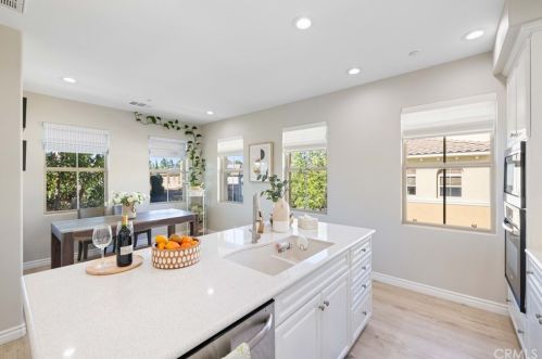 103 Rinaldi, Irvine CA  92620-2865 exterior