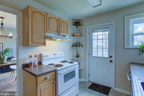 555 Burrowes Ave, Lancaster PA  17602-2120 exterior