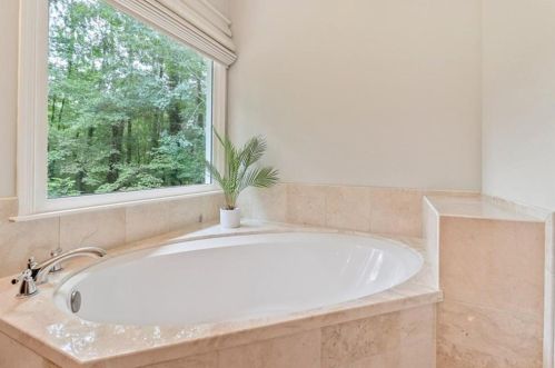 100 Bent Arrow Dr, Stockbridge GA  30281-4839 exterior