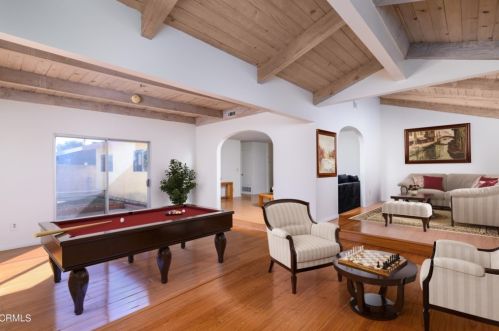 2061 Sanford St, Oxnard, CA 93033-8053