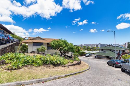 1929 Nehoa Pl, Honolulu, HI 96822-3069
