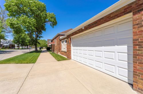 5059 Leamington Ave, Chicago, IL 60638-2142