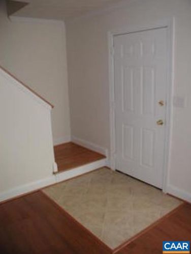 110 Longwood Dr, Charlottesville, VA 22903-4314