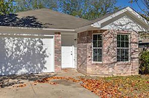 1021 Stella St, Fort Worth TX  76104-1569 exterior