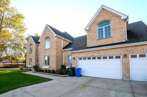 2172 Sprucewood Ave, Des Plaines, IL 60018-2640