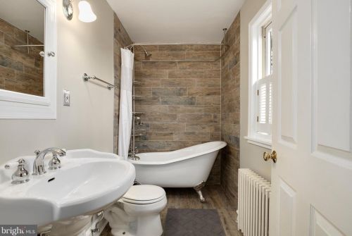 6701 Poplar Ave, Silver Spring MD 20912-4671 exterior