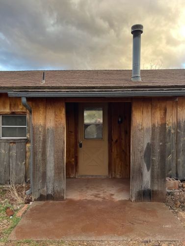 6026 Zion Rd, Kanab, UT 84741-4124