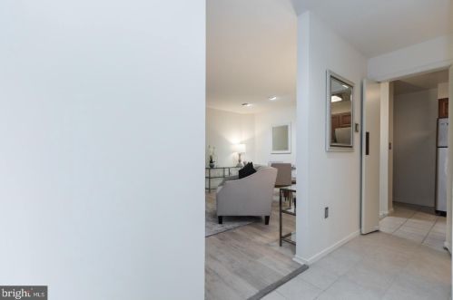 2031 Chancellor St, Philadelphia PA  19103-5604 exterior
