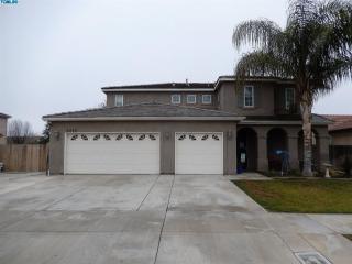 6220 Buena Vista Ct, Visalia, CA 93291-8512