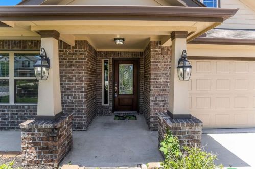 629 Maple Point Dr, Conroe, TX 77301-3170