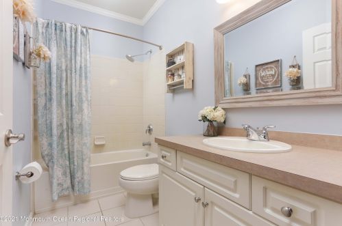 622 Ml Pond Way, Tinton Falls NJ 07724-2478 exterior