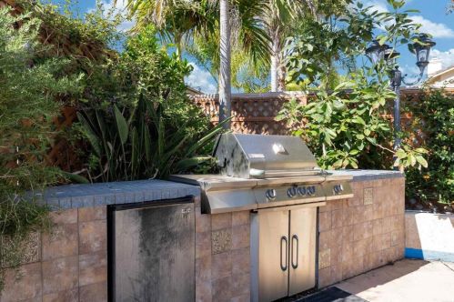 1263 Stanislaus Dr, Chula Vista CA  91913-1401 exterior