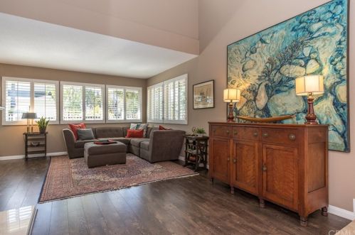 22501 Lake Forest Ln, El Toro, CA 92630-3027