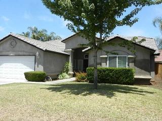 2027 University Ave, Madera, CA 93637-2992