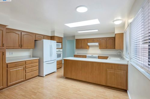 4678 Mohr Ave, Pleasanton, CA 94566-4649