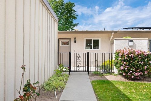 3844 Rosemary Way, Oceanside, CA 92057-8321