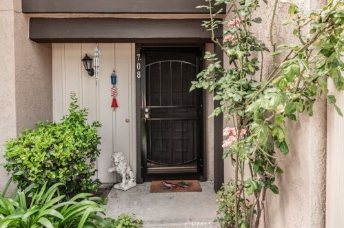 708 Knollwood Ln, San Dimas, CA 91773-3617