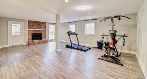 7000 Hunters Br Dr, Atlanta GA  30328-1718 exterior