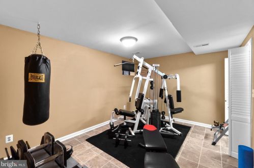 15025 Snowden Dr, Silver Spring MD 20905-5663 exterior