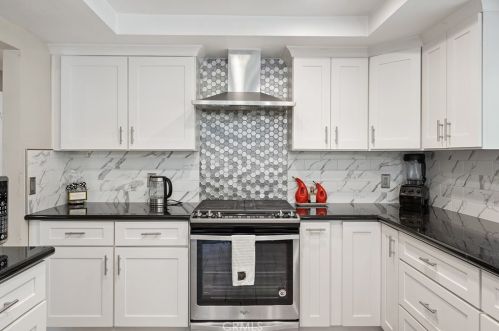 10 Cherry, Irvine CA  92612-2313 exterior