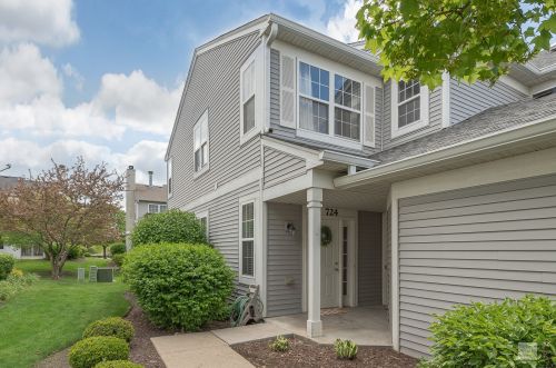 724 Woodewind Dr, Naperville, IL 60563-3972