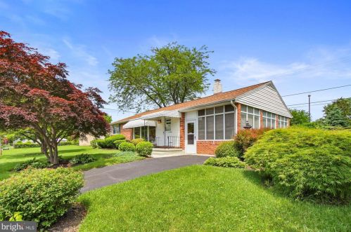 2405 Cambridge Rd, York, PA 17402-3646