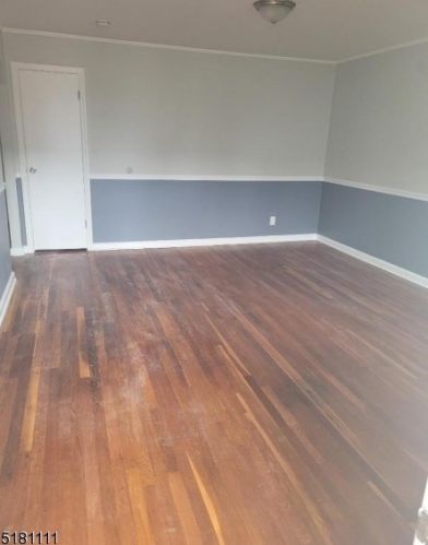 5 39th St, Irvington, NJ 07111-1205