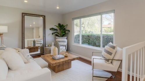 9 Sutter Creek Ln, Mountain View, CA 94043-3108