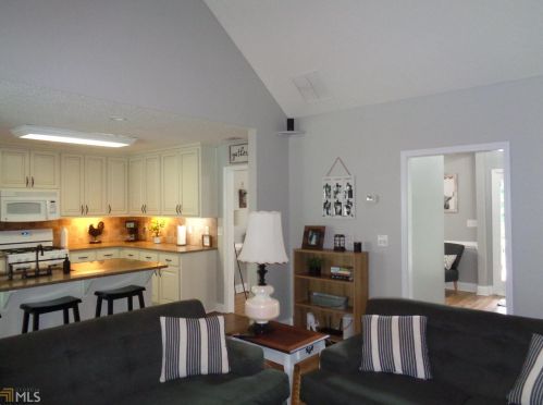 1056 Shumard Ln, Mcdonough, GA 30252-4181