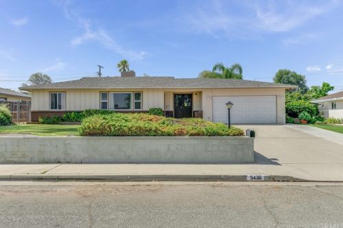 5436 Grassy Trail Dr, Riverside, CA 92504-1214