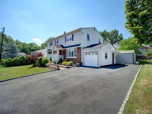 2 Rogers Rd, Old Bridge, NJ 08857-1626