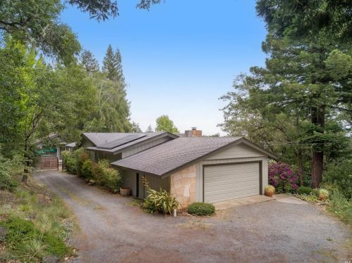 10988 Peaks Pike Rd, Sebastopol, CA 95472-9737
