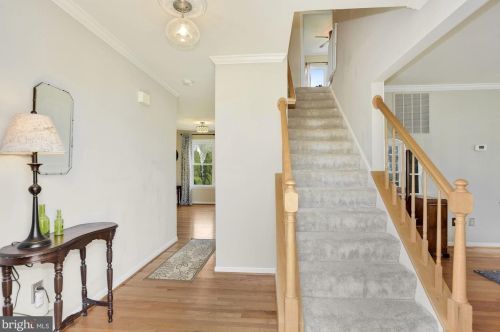 212 Ashton Dr, Leesburg, VA 20175-2527