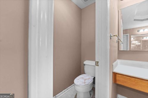 5625 Baffin Rd, Atlanta GA  30349-7050 exterior