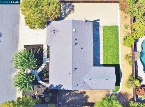 5209 Jomar Dr, Concord CA  94521-2341 exterior