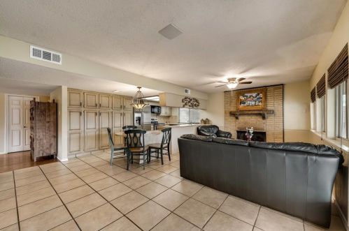 6301 Galaxie Rd, Garland TX 75044-8117 exterior