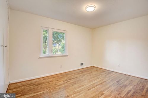 1606 Northcrest Dr, Silver Spring MD 20904-1456 exterior