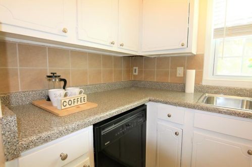 71 Montre Sq, Atlanta GA  30327-4044 exterior