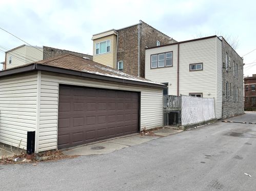 3115 Lowe Ave, Chicago, IL 60616-3024