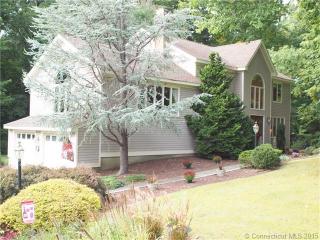 45 Maler Ave, Huntington, CT 06484-5925