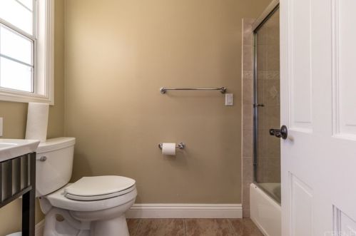 1411 Cleveland Rd, Glendale CA  91202-1414 exterior