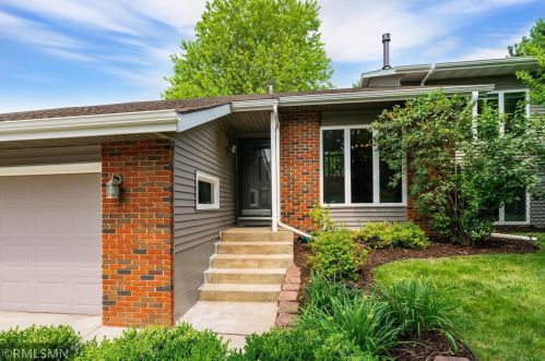 3865 Cinnabar Dr, Saint Paul MN  55122-1614 exterior