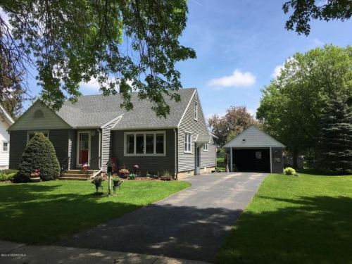 403 4th St, Nevada, MN 55953-9725