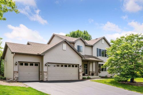 1043 Windmill Crk, Minnetrista, MN 55387
